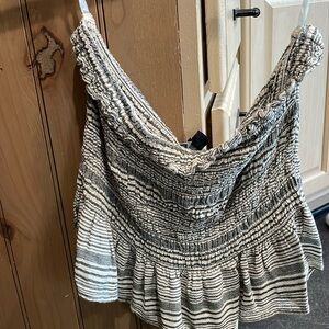 Women’s American eagle sleeve less blouse